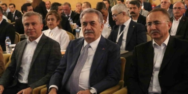 ak-parti-genel-baskan-yardimcisi-yazici-mevcut-anayasa-yamali-bohcaya-donusmus-TU5CkLnd.jpg