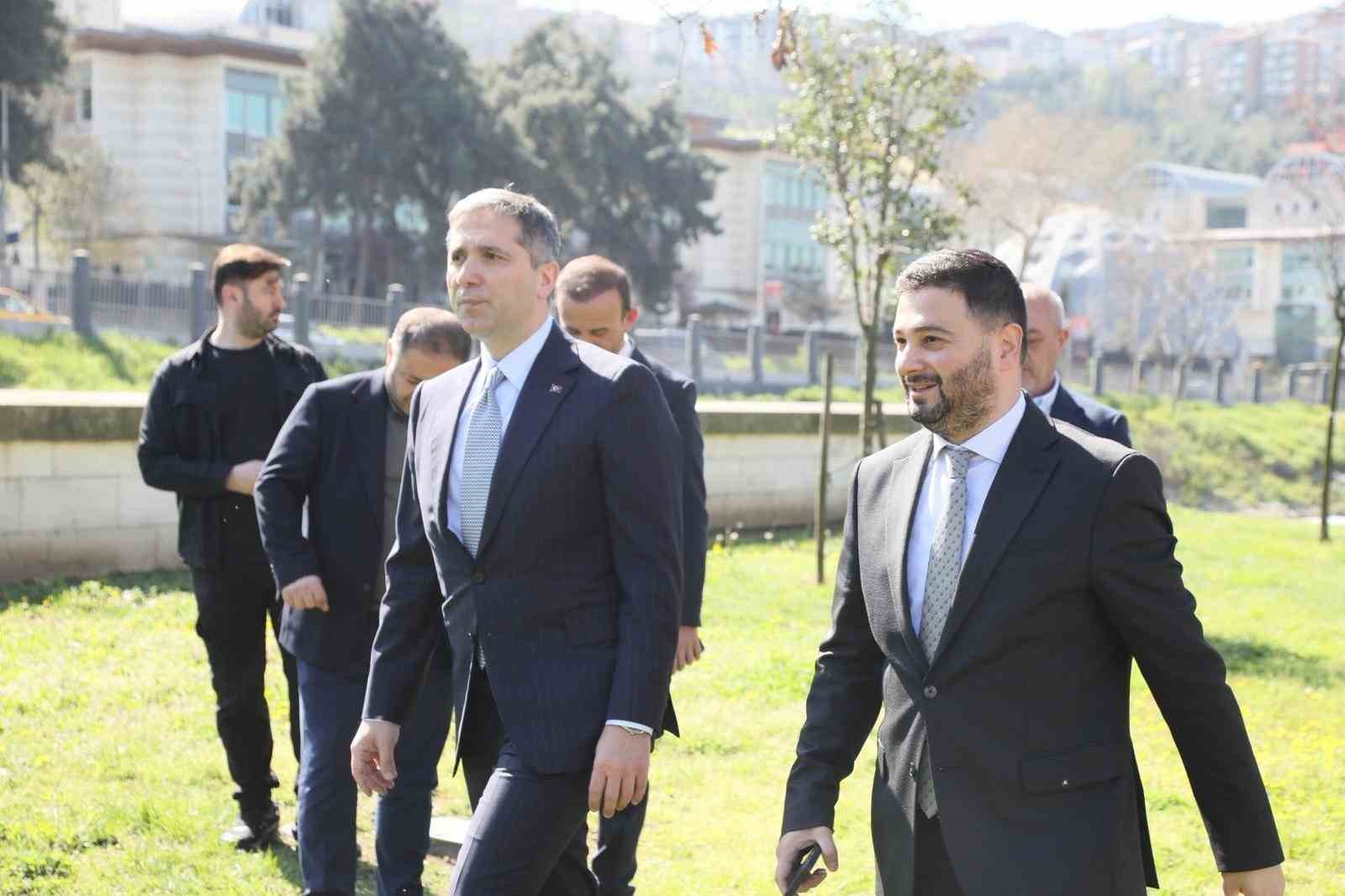 ak parti genel baskan yardimcisi zafer sirakayadan kagithaneye ziyaret 3 2RmleR9d