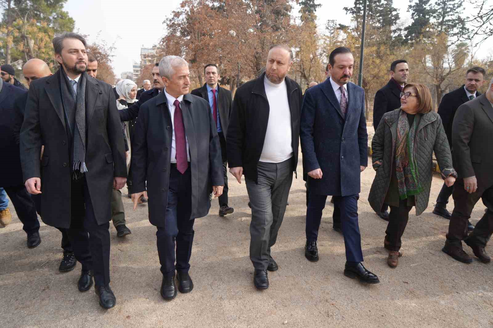 ak parti genel baskan yardimcisi zorludan halep valiligine ziyaret 3