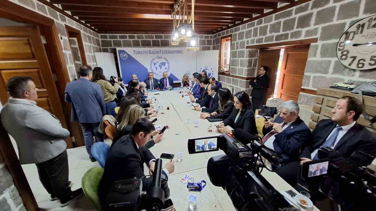 ak parti genel baskanvekili ala yeni anayasa calismalari birinci asama neredeyse nihayetlendi 1 78rtQjzr