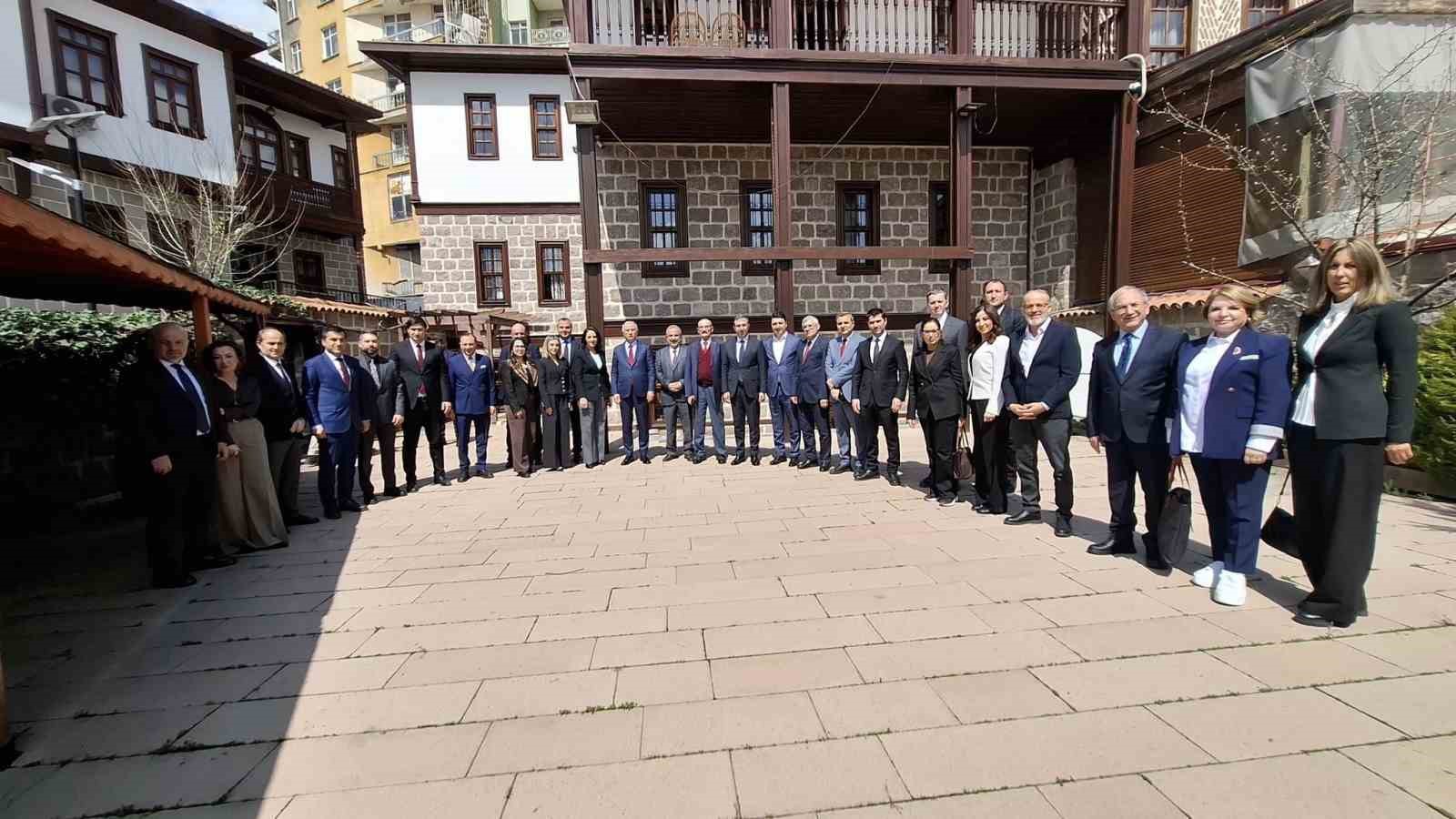 ak parti genel baskanvekili ala yeni anayasa calismalari birinci asama neredeyse nihayetlendi 2 LH6pjiKq