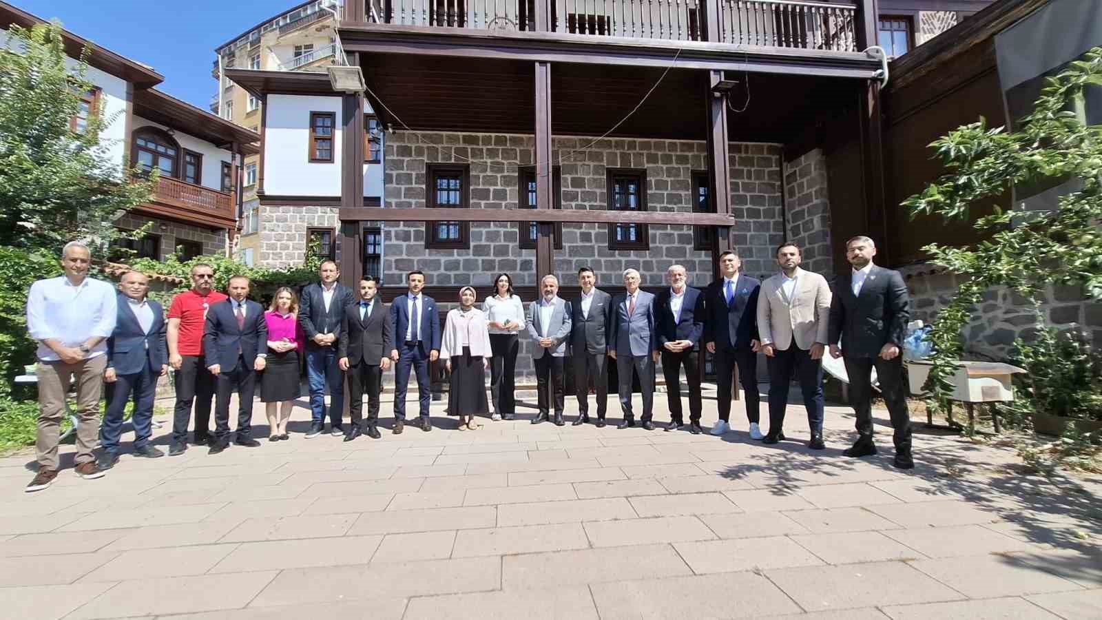 AK Parti Grup Başkanvekili Usta: (Terörsüz Türkiye) "Talepler doğru bir şekilde değerlendirecek, iyi bir yasa teklifi kısa sürede gelecek diye düşünüyorum" 5 ak parti grup baskanvekili usta terorsuz turkiye talepler dogru bir sekilde degerlendirecek iyi bir lAb5Fb3s