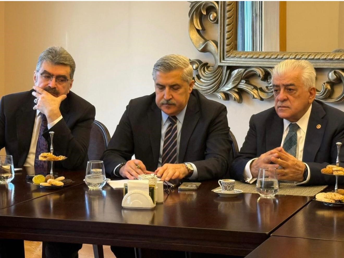 AK Parti heyeti KKTC basını ile buluştu 5 ak parti heyeti kktc basini ile bulustu 1 6iM6jcOC