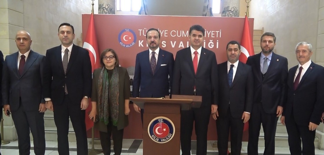 AK Parti heyetinden Suriye ziyareti öncesi Vali Kalaylı’ya ziyaret 5 ak parti heyetinden suriye ziyareti oncesi vali kalayliya ziyaret 1