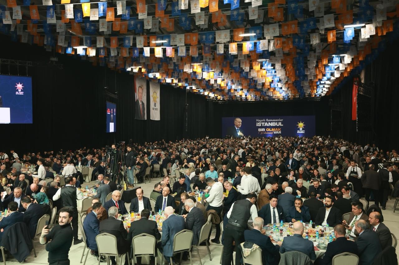 AK Parti İstanbul İl Başkanı Özdemir: "Bizler bir oldukça bölgemizde ve dünyada güven unsuru olacağız" 6 ak parti istanbul il baskani ozdemir bizler bir oldukca bolgemizde ve dunyada guven unsuru 6U5zOJrQ