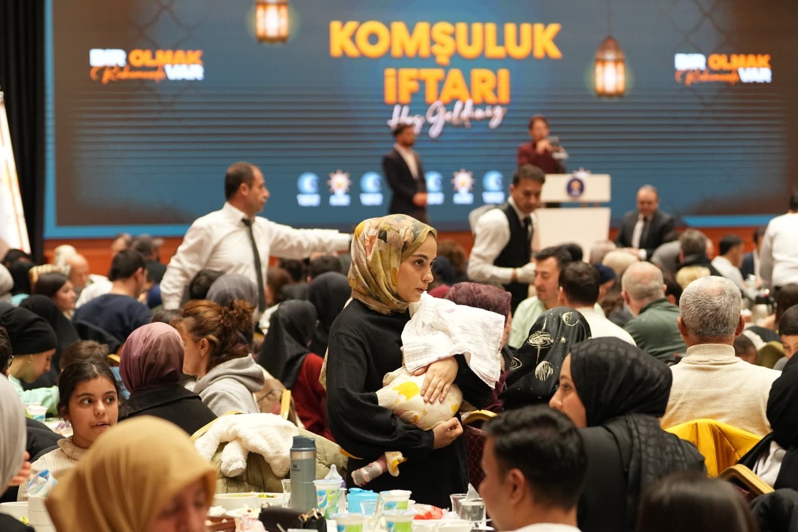 ak parti istanbul il baskanligi komsularla ayni sofrada bulustu 3 5y5j5859