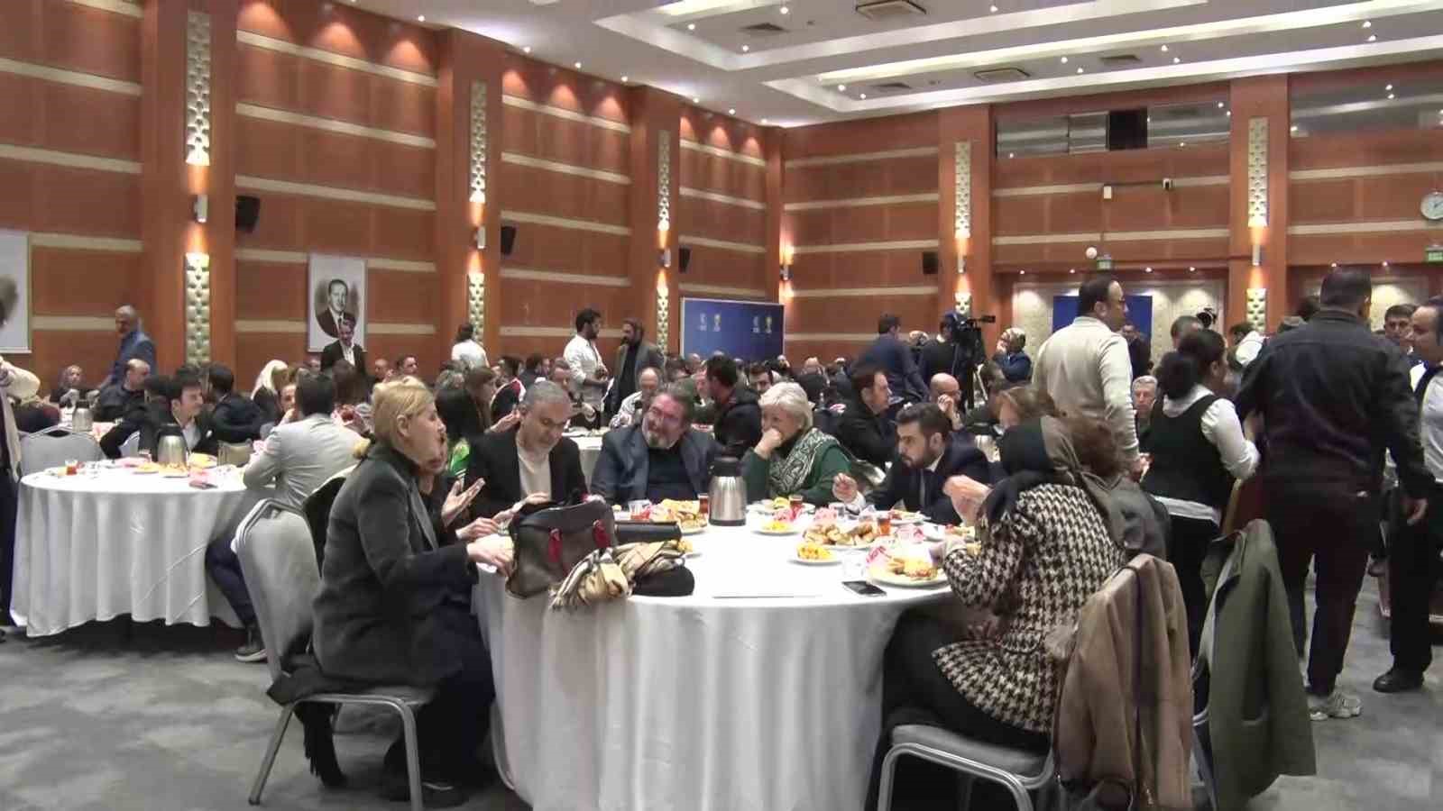 ak parti istanbul il baskanliginda basin mensuplari icin sahur programi duzenlendi 3 NtktQIkf