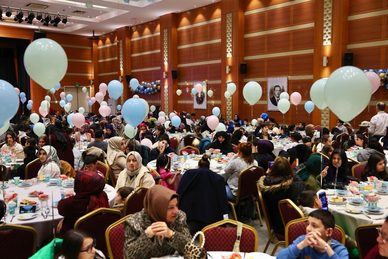 ak parti istanbul il baskanliginda geleneksel cocuk iftari duzenlendi 2 y5RdewXv