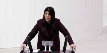 ak-parti-istanbul-milletvekili-derya-ayaydin-bu-ulkenin-gemisi-ak-parti-kaptani-sayin-erdogandir-RxRJfDqB.jpg