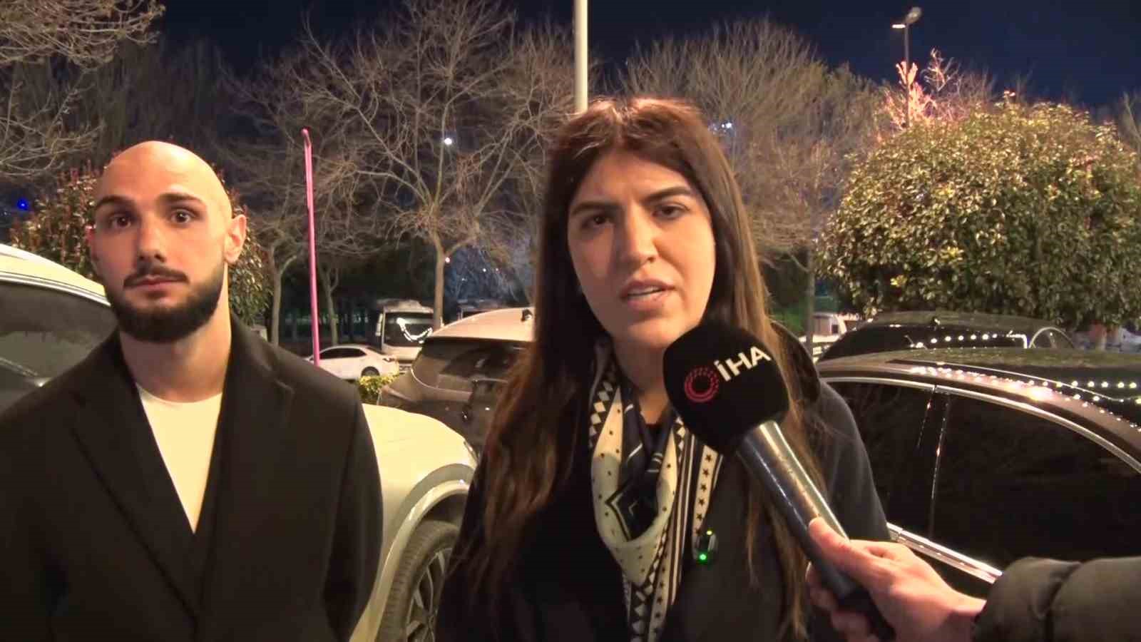 ak parti istanbul milletvekili derya ayaydindan genclere milli futbolcuyla surpriz ziyaret 6 O8p7Qz1T