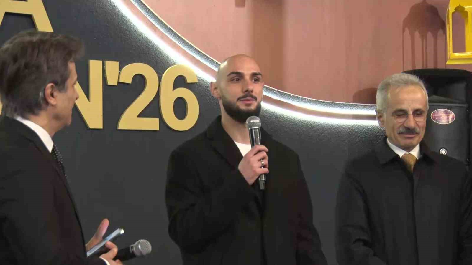 ak parti istanbul milletvekili derya ayaydindan genclere milli futbolcuyla surpriz ziyaret 8 LpROyvLS
