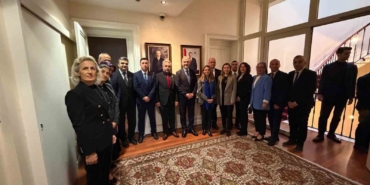 ak-parti-istanbul-milletvekili-soylu-avrupadaki-turkler-yukseliyor-k62pAmlk.jpg