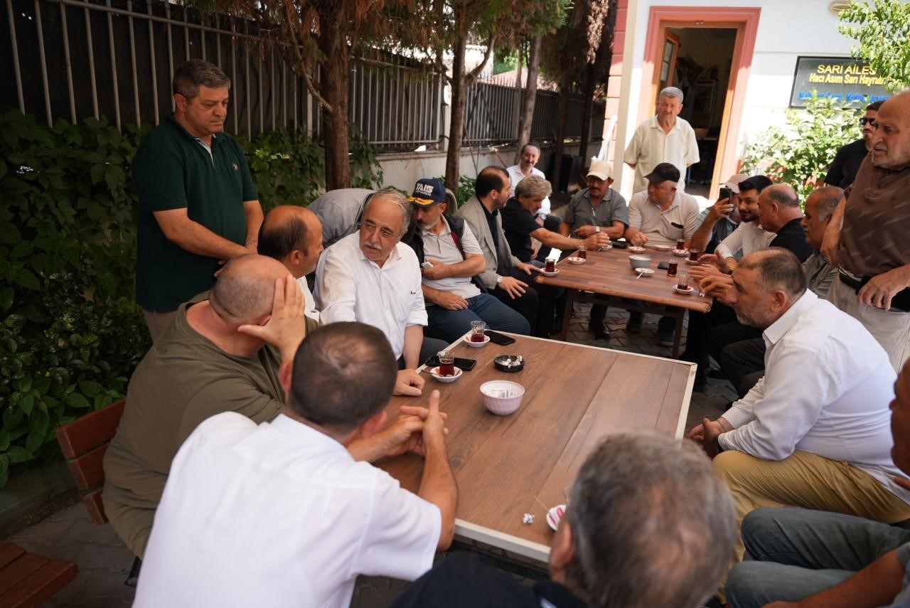 AK Parti İstanbul Milletvekilleri saha çalışmalarını sürdürüyor 4 ak parti istanbul milletvekilleri saha calismalarini surduruyor 0 cc2gnnTf