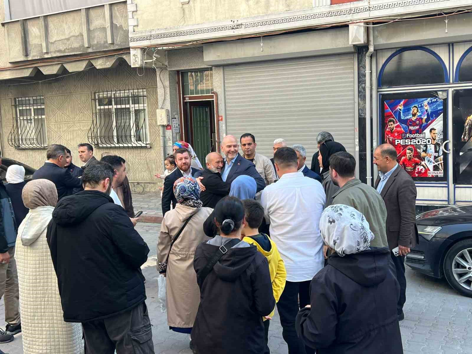 ak parti istanbul milletvekilleri vatandaslarla bulusuyor 0 apUhlAN4
