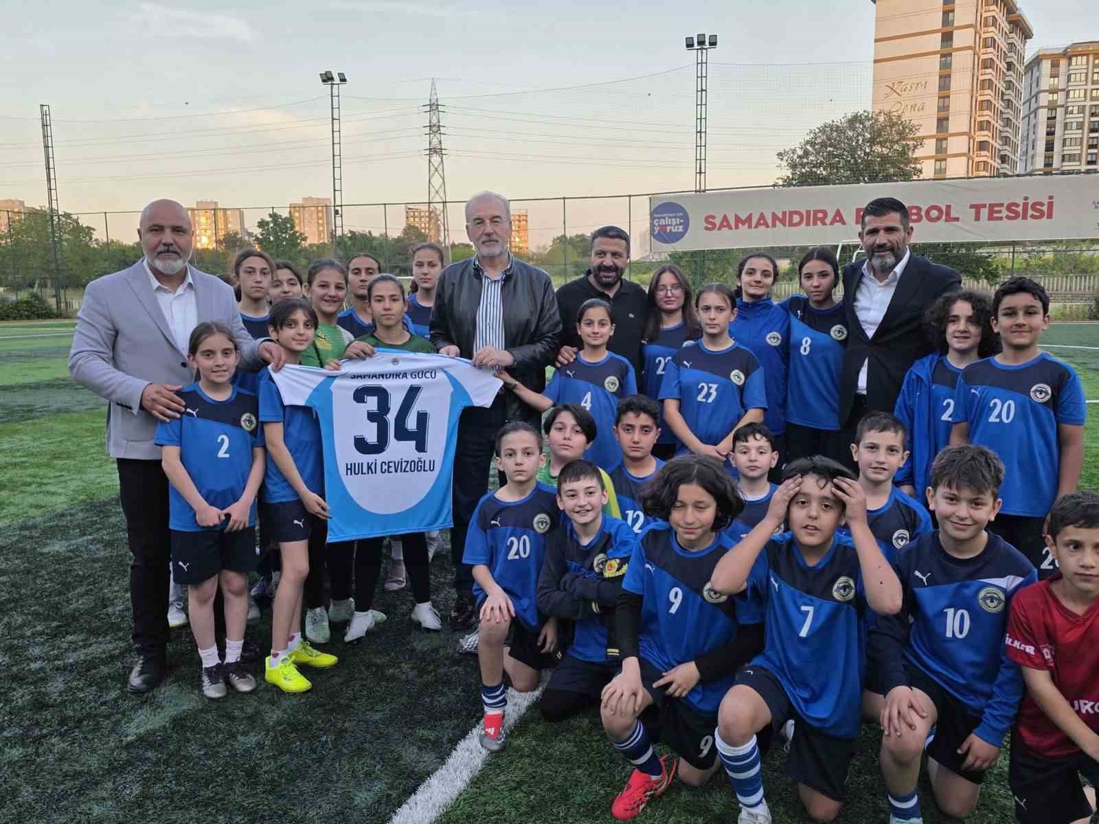 ak parti istanbul milletvekilleri vatandaslarla bulusuyor 1 NcKeGyi5