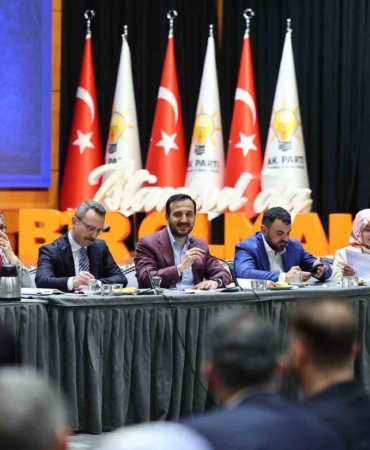 ak-parti-istanbuldan-39-ilcede-uye-bulusmasi-5-ayda-50-bin-yeni-uye-4eh5tBxi.jpg