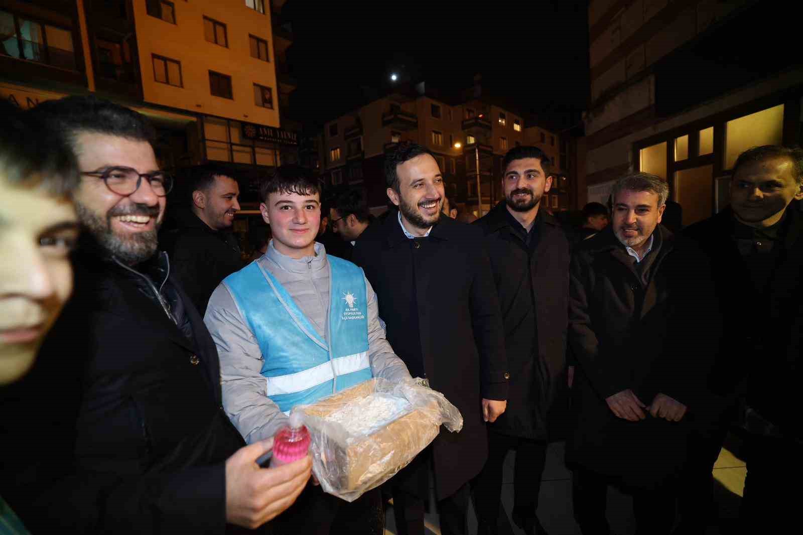 ak parti istanbuldan 39 ilcenin 961 mahallesinde lokum ikrami 2 b7UWdJOD