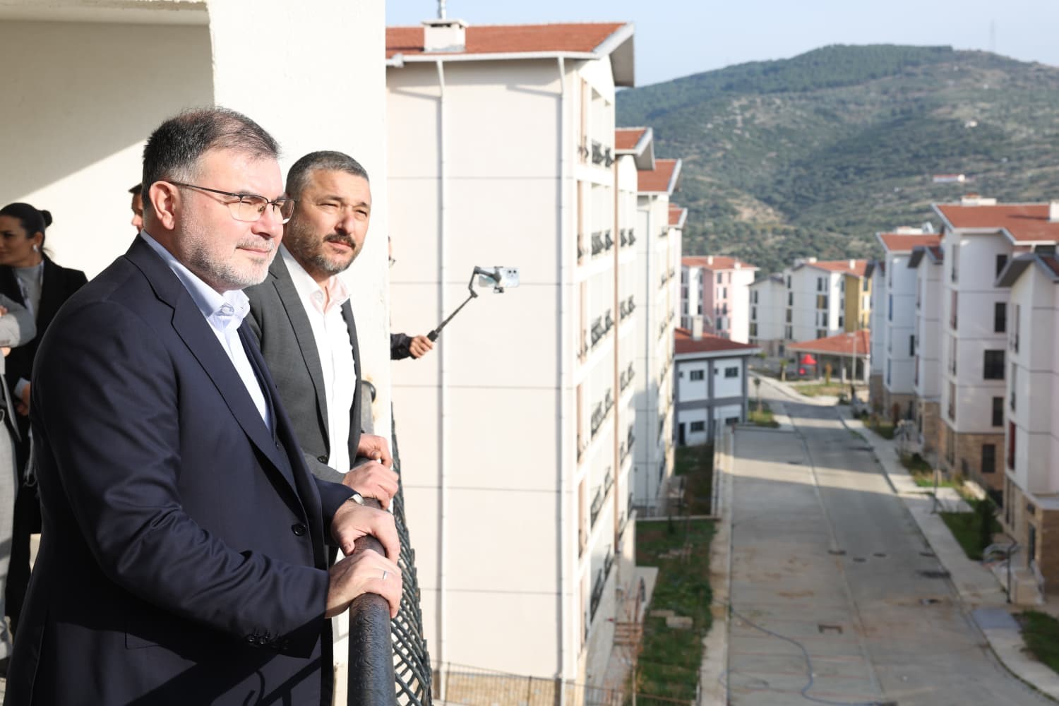 ak parti izmir il baskani saygili selcukta toki mujdesi verdi 2 Yj8Du3a2