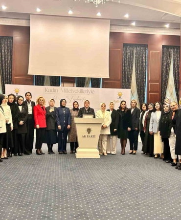 ak-parti-kadin-kollari-baskani-ercan-kadinlarin-ve-cocuklarin-maruz-kaldigi-siddete-karsi-uluslararasi-8w7C6Alw.jpg