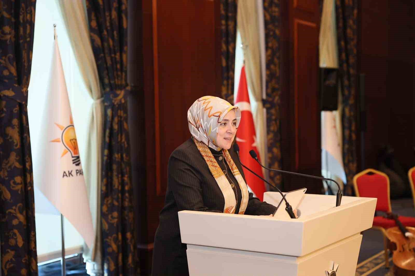 ak parti kadin kollarindan anlamli babalar gunu programi sehit babalari ve gaziler agirlandi 4 C7V5plvw