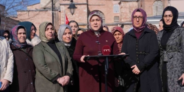 ak-parti-kadin-kollarinin-300-bini-askin-hatminin-duasi-ayasofyada-yapildi-VV1RyY5u.jpg