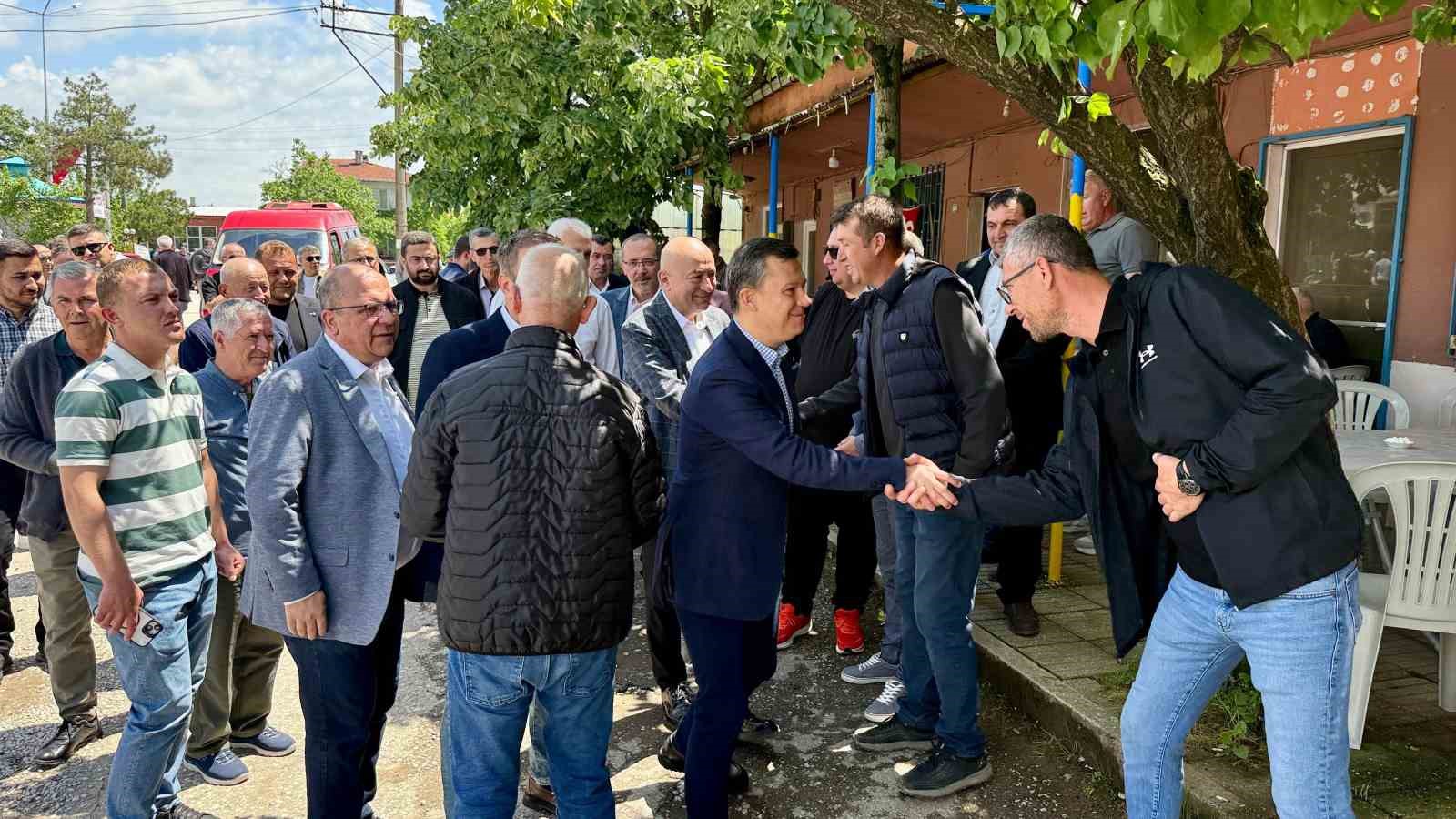 ak parti mkyk uyesi fatih sahin kocayaylada geleneksel koy hayrina katildi 7