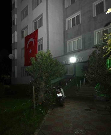 ak-parti-sehit-ailesini-ziyaret-etti-bgBErrvf.jpg