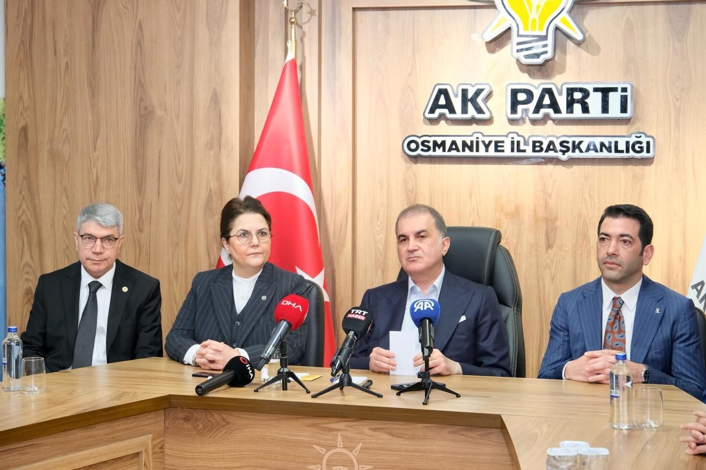 ak parti sozcusu celik nasil ki deas araplarin temsilcisi degilse oradaki teror orgutu pkk VQp7bUaq