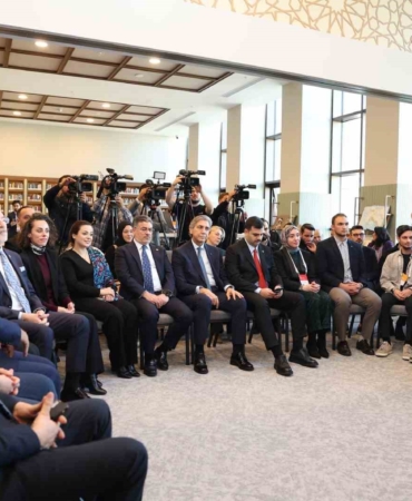ak-parti-sozcusu-celik-siyasi-partilerin-bir-kismi-sadece-ideoloji-odakli-siyasi-cemaatlere-donusuyor-M93J2yD3.jpg
