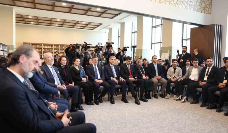 ak-parti-sozcusu-celik-siyasi-partilerin-bir-kismi-sadece-ideoloji-odakli-siyasi-cemaatlere-donusuyor-M93J2yD3.jpg