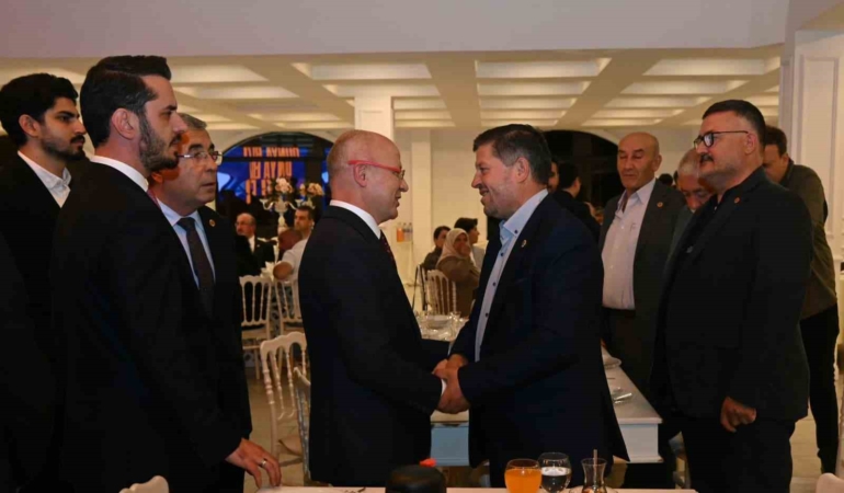 ak-parti-teskilati-muhtarlarla-bir-araya-geldi-EEjtnteR.jpg