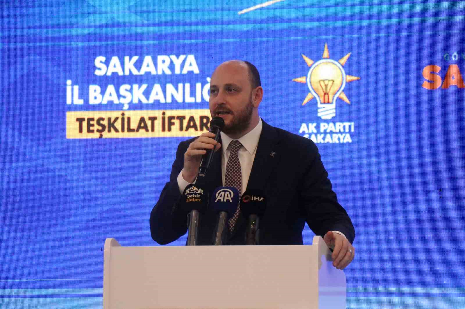 ak parti teskilati sakaryada iftar sofrasinda bir araya geldi 0 nzR9dp4f