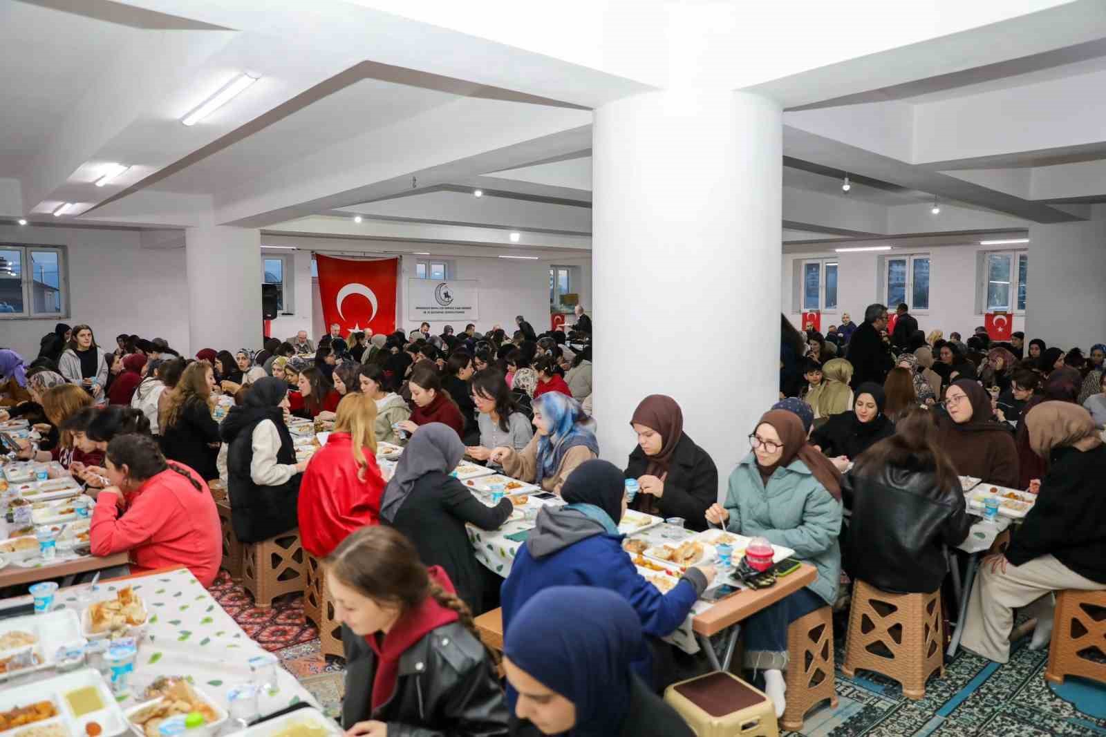 ak parti yerel yonetimler baskani demir duzceye geldi 4 D4JH5Nvi