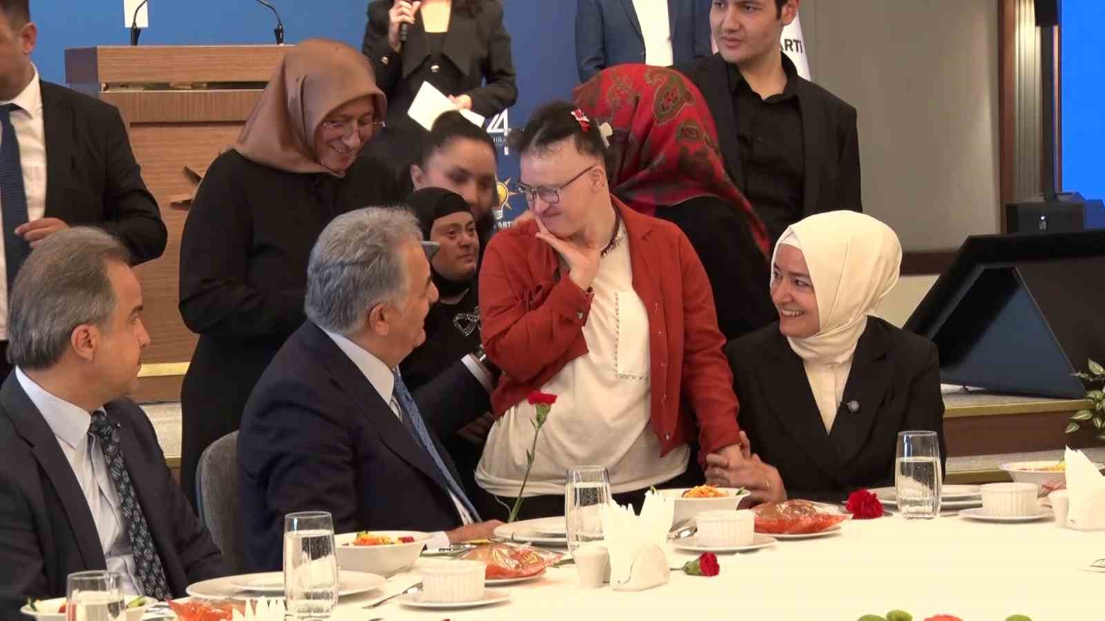 ak partiden engelleri asan anne yuregi programi 2 UL3ZKUWX