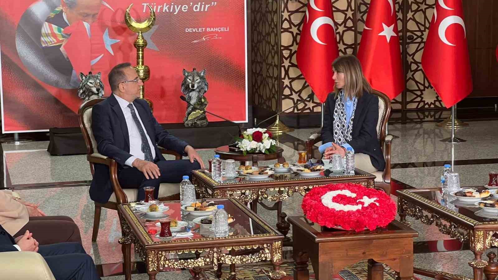 ak partiden mhpye bayram ziyareti 1 NgcMEzcW