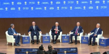 ak-partiden-siyasi-ve-hukuki-yonleriyle-onuncu-yilinda-15-temmuz-sempozyumu-NC1HUTaD.jpg