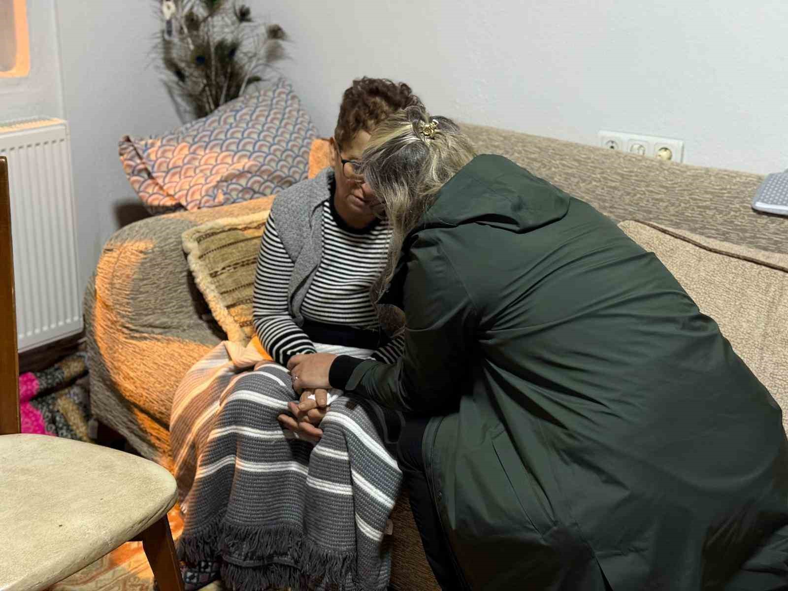ak partili cankiri selde kaybolan kaptanoglunun ailesini ziyaret etti 1 DYkdSVba