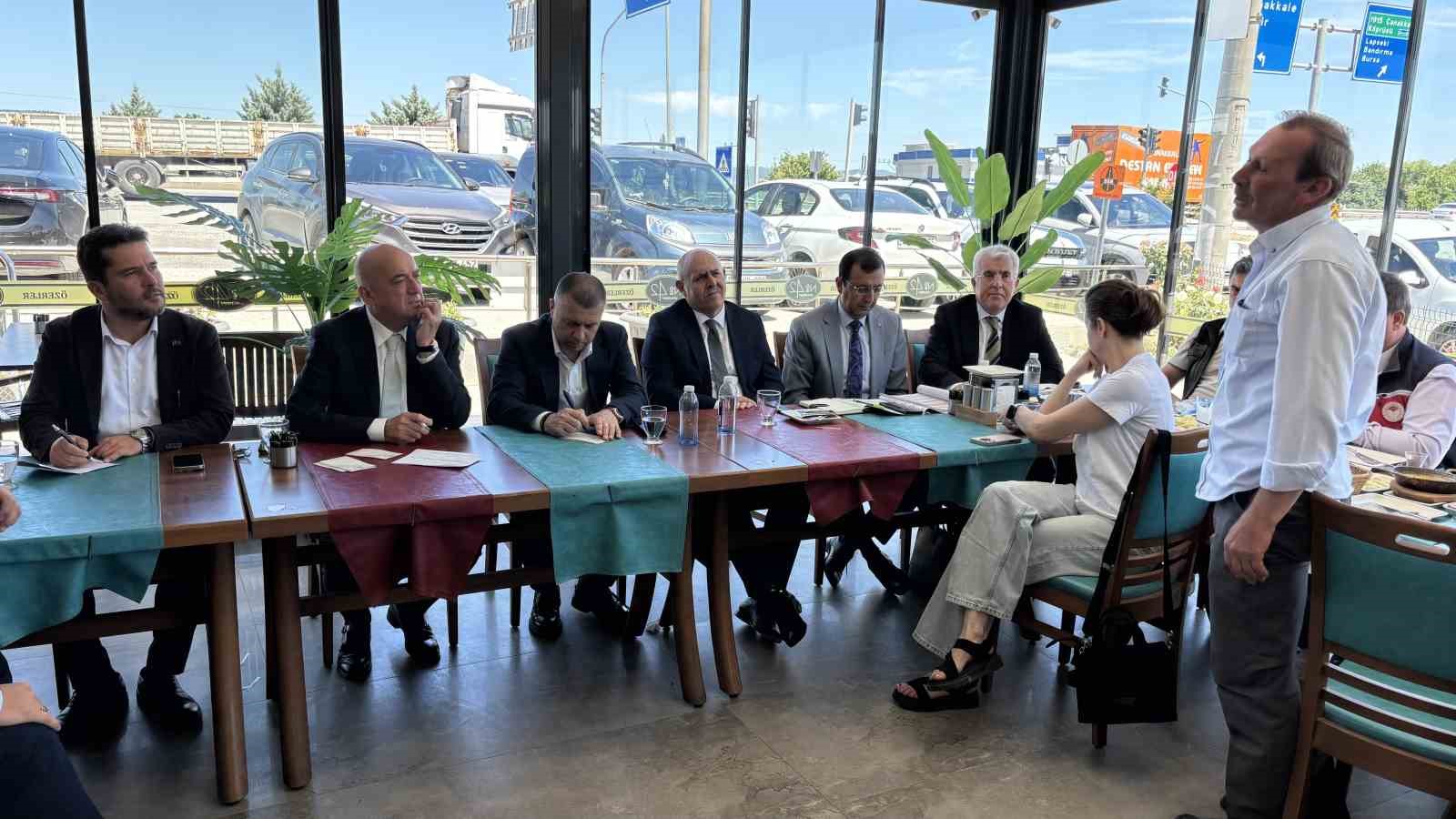 AK Partili Gider: "Doğu Akdeniz’de, Kıbrıs’ta, Yunanistan’ın kendini göstermesi, İsrail’in kışkırtması ve desteklemesiyle biz de bir savaşın içine çekilmeye uğraşıyoruz" 5 ak partili gider dogu akdenizde kibrista yunanistanin kendini gostermesi israilin kiskirtmasi ve desteklemesiyle biz F1BiL7l5