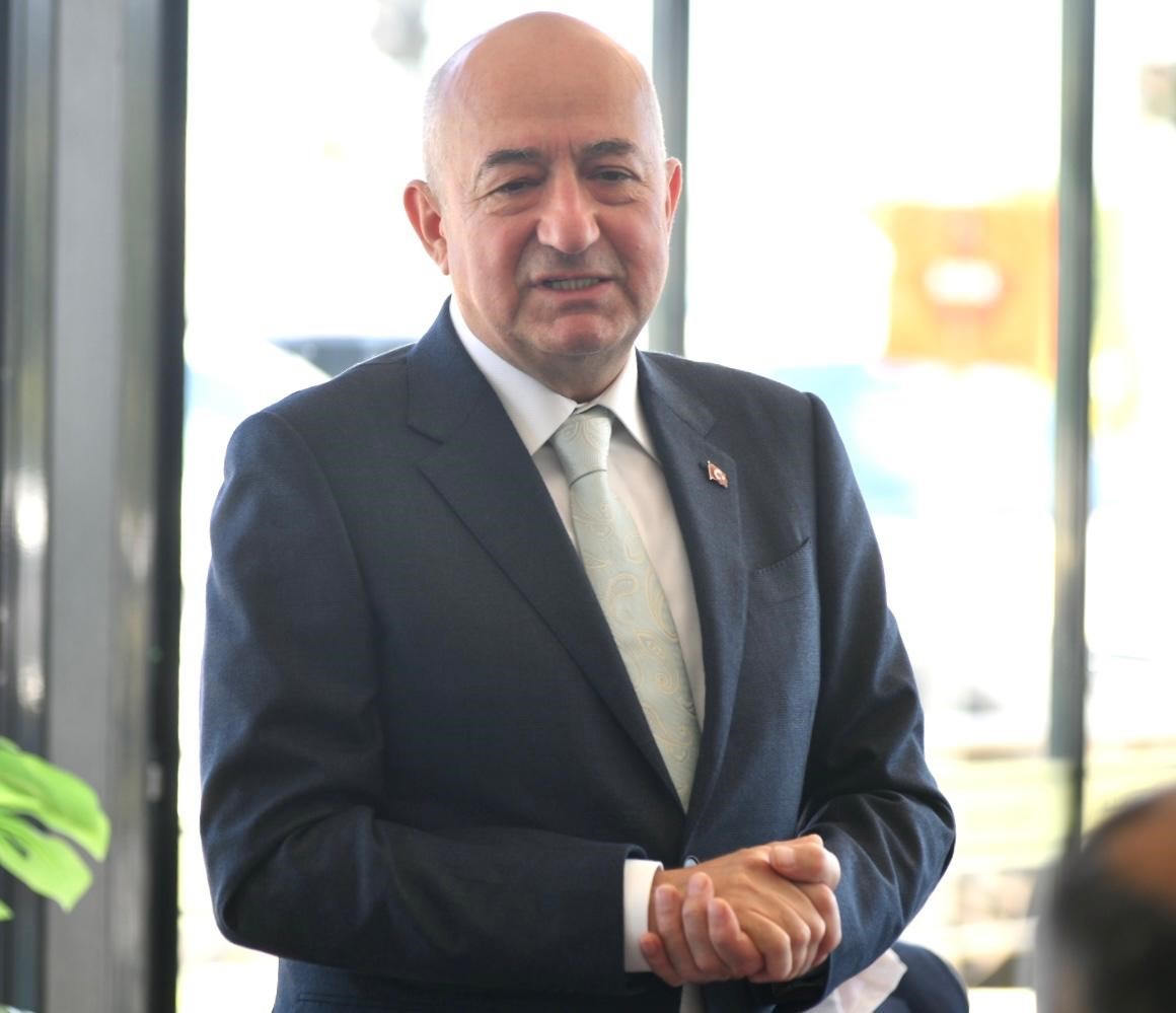AK Partili Gider: "Doğu Akdeniz’de, Kıbrıs’ta, Yunanistan’ın kendini göstermesi, İsrail’in kışkırtması ve desteklemesiyle biz de bir savaşın içine çekilmeye uğraşıyoruz" 4 ak partili gider dogu akdenizde kibrista yunanistanin kendini gostermesi israilin kiskirtmasi ve desteklemesiyle biz FNDi7uB8