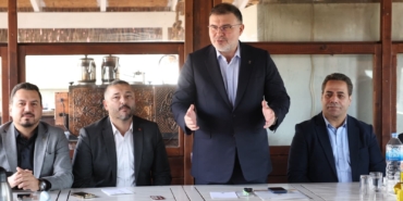 ak-partili-saygilidan-chpli-guce-saha-yaniti-Oec7VuuR.jpg