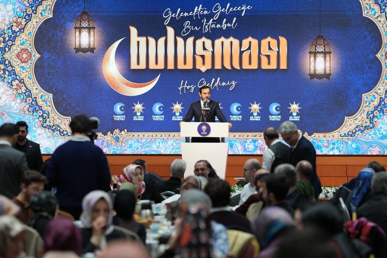 ak partinin gelenekten gelecege iftarinda 400 usta sanatci bir araya geldi 0