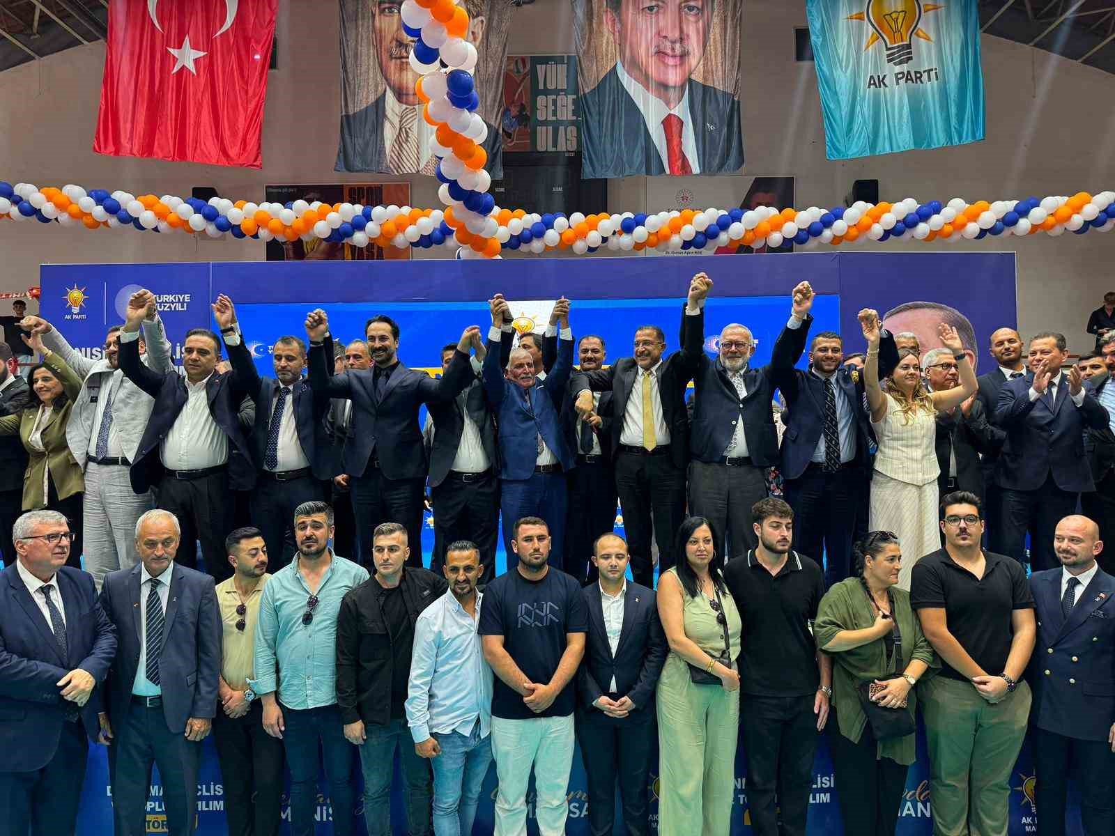 AK Parti’ye Manisa’da toplu katılım: 612 kişiye rozet takıldı 4 ak partiye manisada toplu katilim 612 kisiye rozet takildi 0 Zt73g9aS