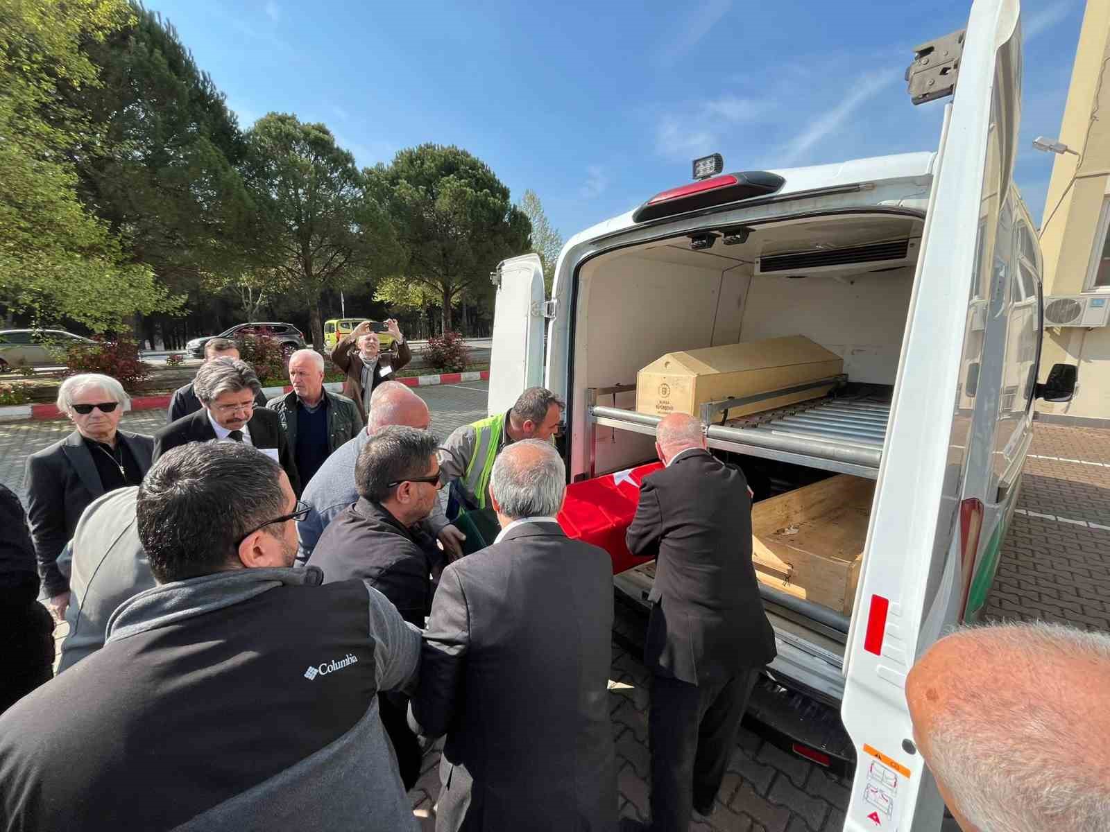 akademisyen dogan yavas fakultesi onunden dualarla ugurlandi 1