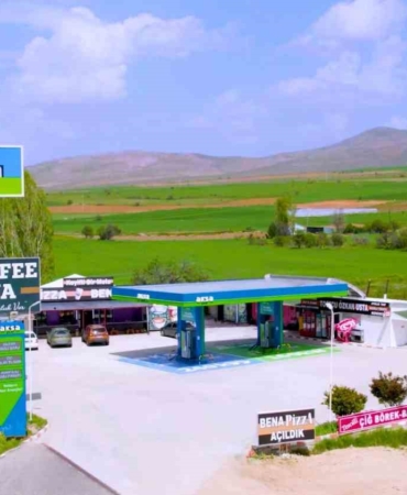 akaryakit-istasyonu-tamamen-elektrikli-arac-sarj-istasyonuna-donusturuldu-5jBHal7b.jpg