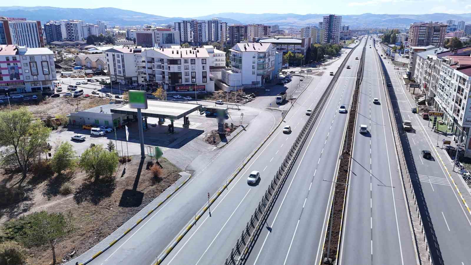 akaryakit istasyonuna giden yollar kapatildi isletmecisi ucan arabalar istedi 2 YmvpljUe