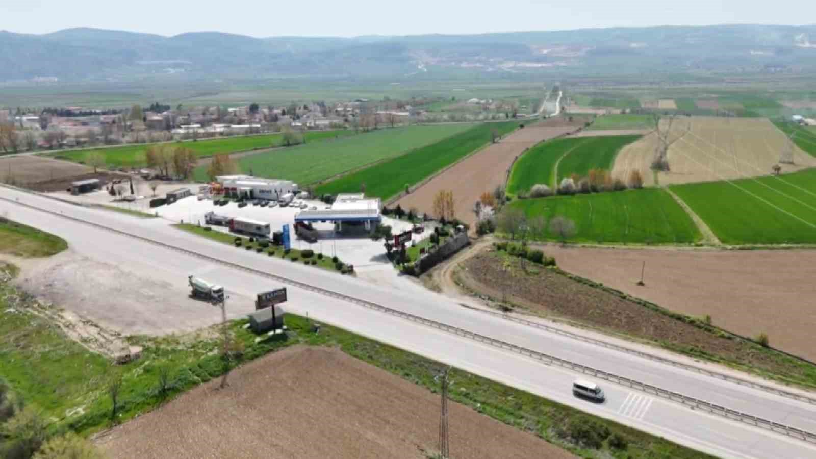 akaryakit istasyonundan ucretsiz sicak dus 4 X279XqfL