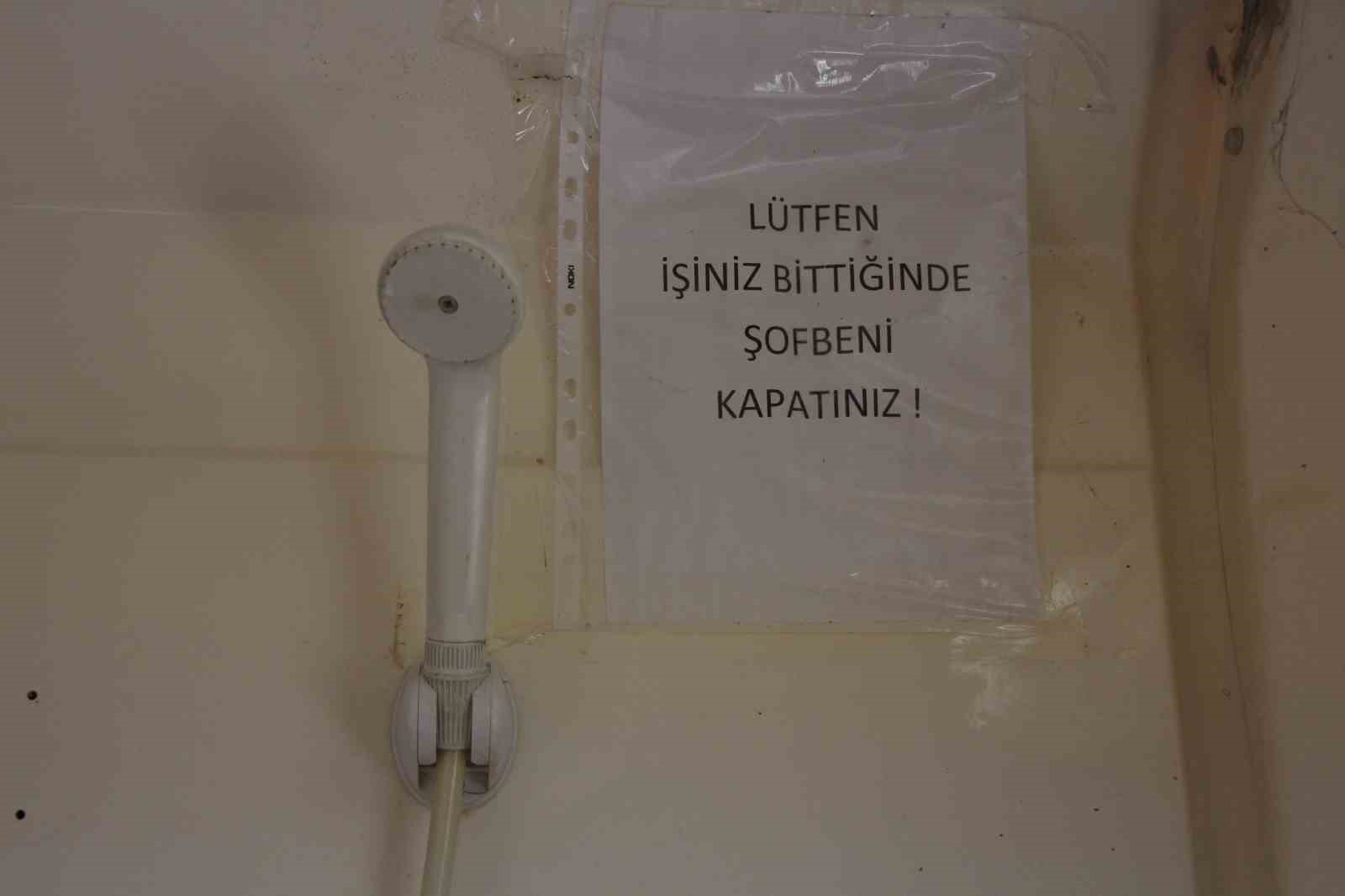 akaryakit istasyonundan ucretsiz sicak dus 9 BCbLnBpr