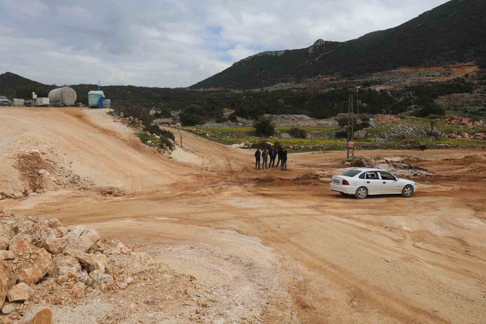 akaryakit karistigi iddia edilen yagmur suyu birikintisinden su icen 43 kucukbas hayvan telef oldu rWnJCnRS