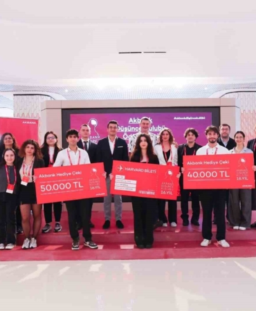 akbank-dusunce-kulubu-ile-gencler-harvard-yaz-okulu-yolunda-L1JYIiZD.jpg