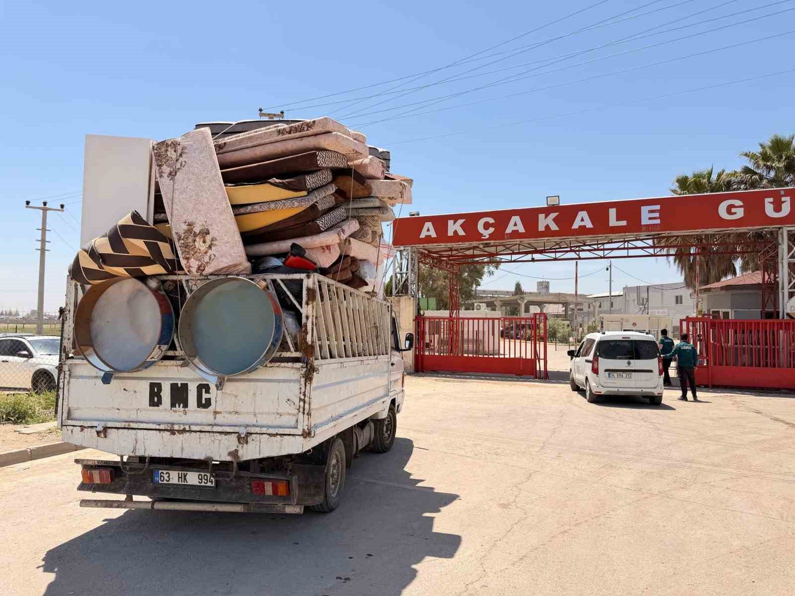 akcakale gumruk kapisindan sivil gecisler basladi 0 UYhthWkB